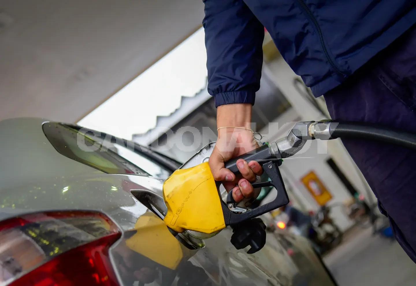 Nafta, gasoil y supergás mantienen sus precios este mes.