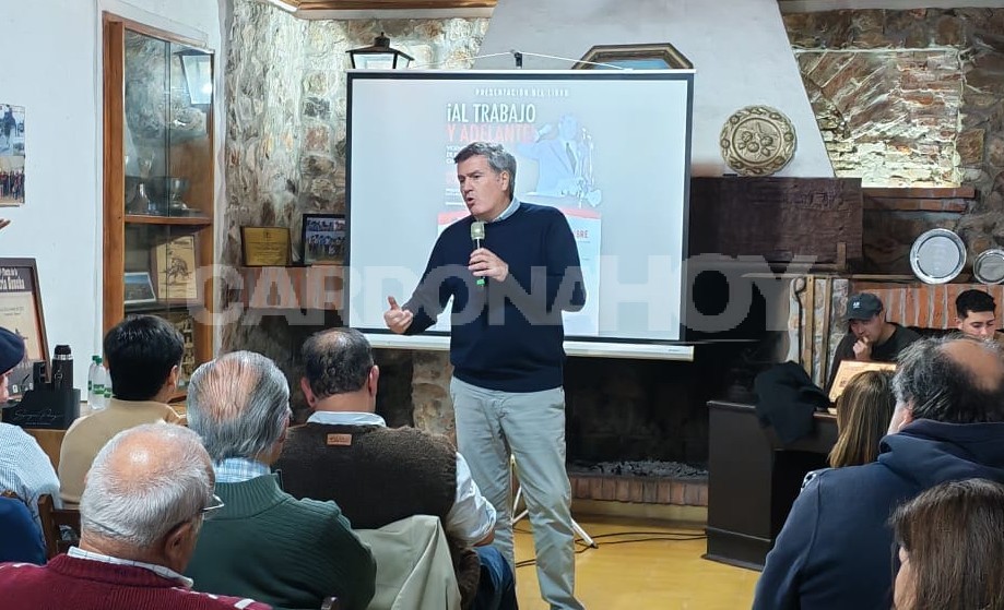 Pedro Bordaberry presentó en Cardona su libro sobre Benito Nardone ante una sala colmada — imagen 1