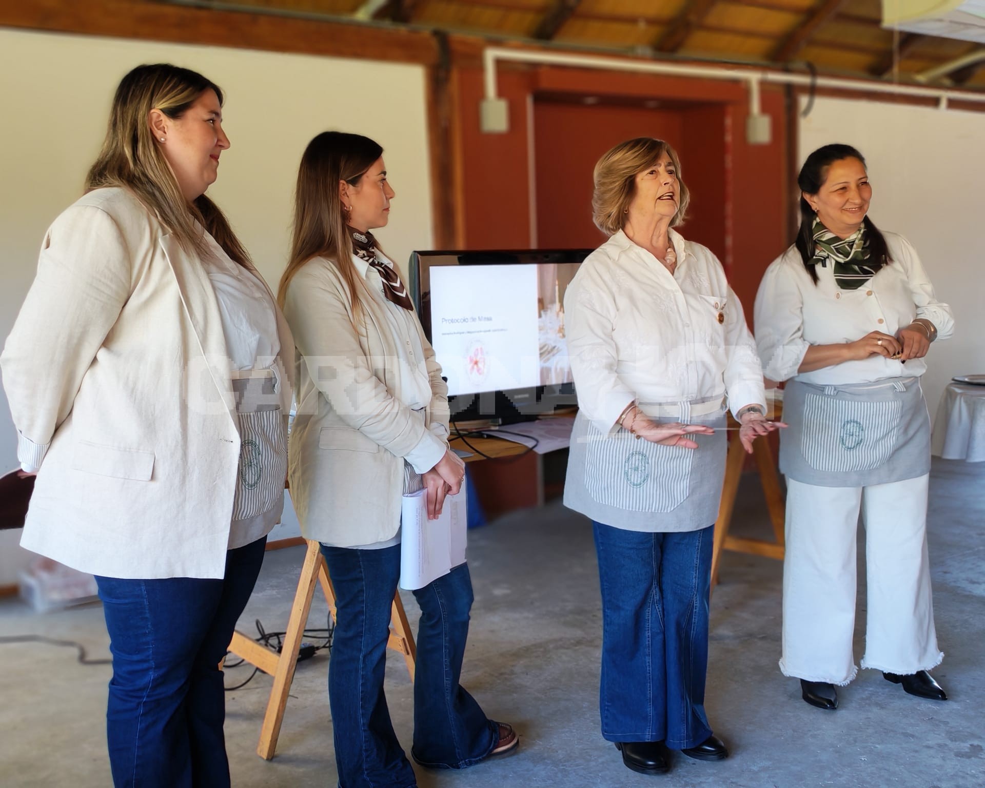 CARFLOR realizó un Taller de mesas con buena participación. — imagen 1