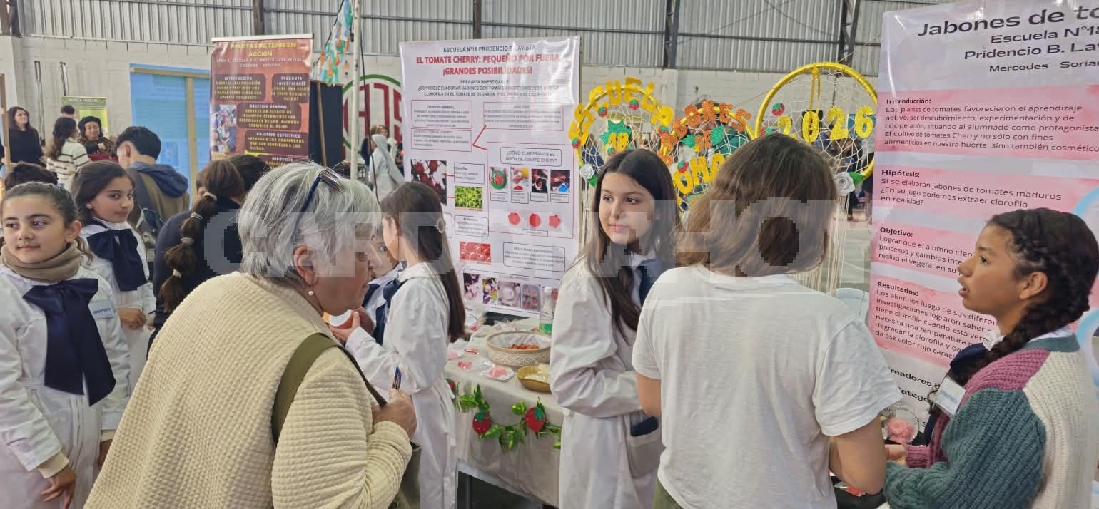 Presidenta de la Junta Departamental recorrió la Feria de Clubes de Ciencia y dependencias de Mercedes