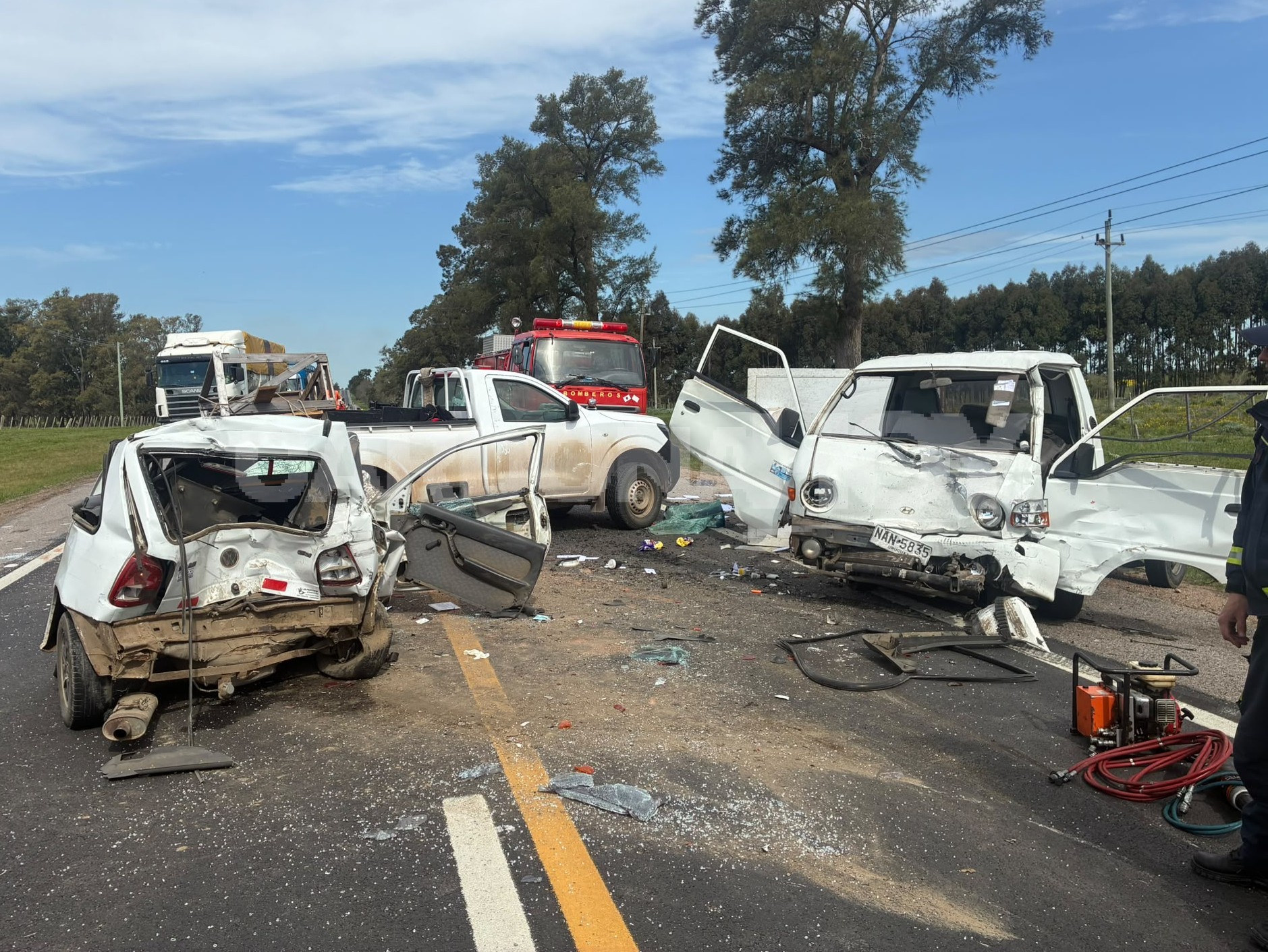 Accidente mùltiple pròximo a Santa Catalina deja dos lesionados. — imagen 1