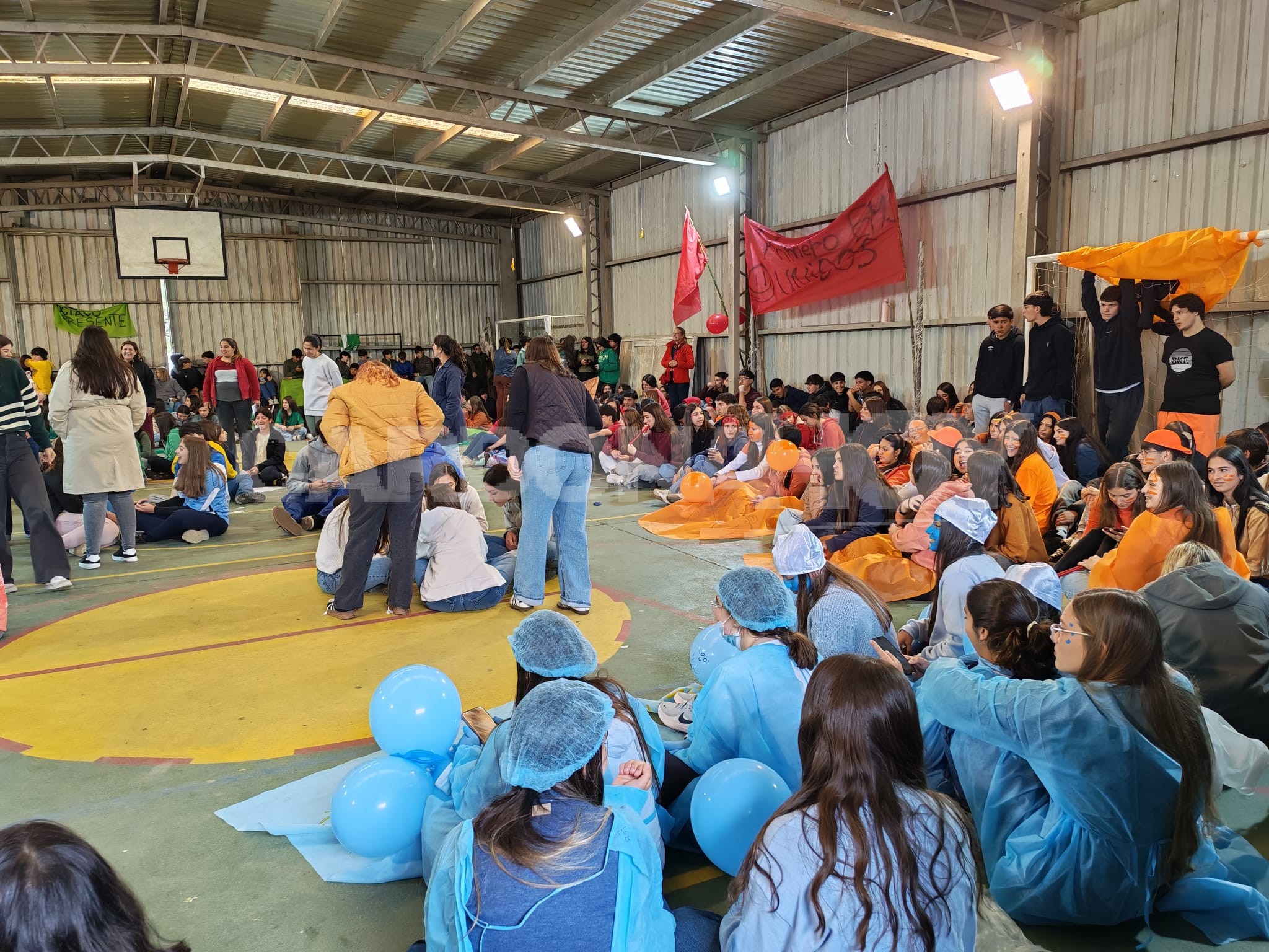 La Estudiantina vuelve a llenar de juegos y entusiasmo el Liceo de Cardona rumbo al Rendez Vous 2026 — imagen 1