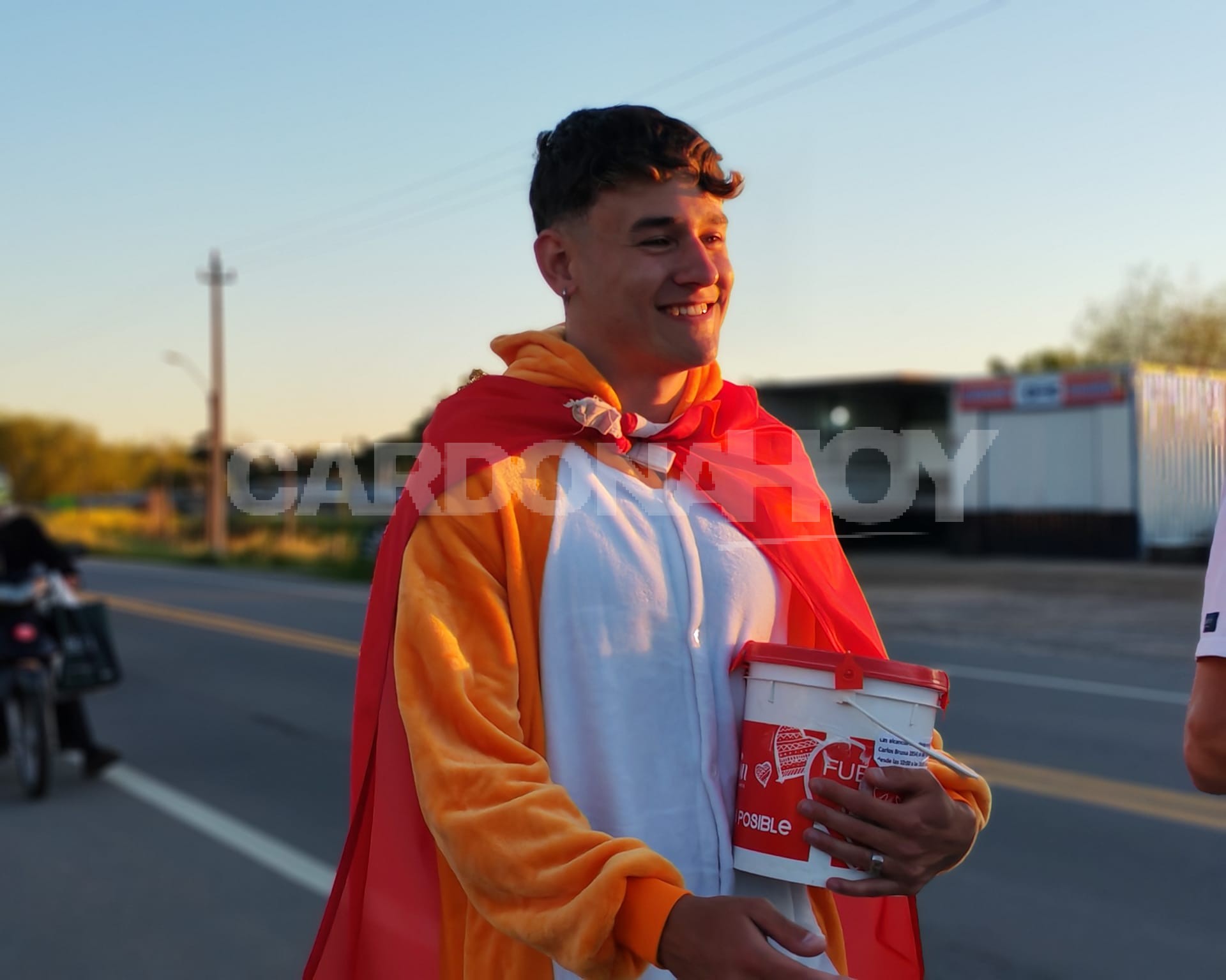 Joven fraybentino llegó a Cardona en caminata solidaria a beneficio de Teletón uniendo Montevideo y F. Bentos. — imagen 3