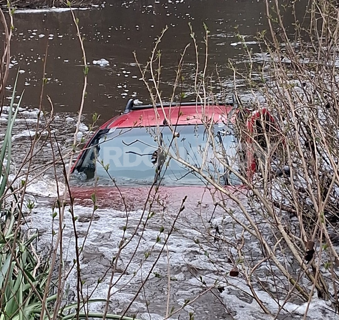 Tragedia en el arroyo Polonia, próximo a F. Sánchez donde hallaron un automóvil sumergido y el cuerpo sin vida de un joven de 21 años — imagen 1