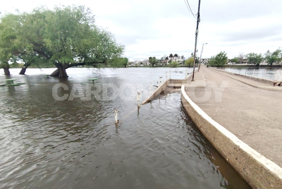 El río Negro permanece estable en Mercedes mientras aumenta la preocupación por las crecidas en el litoral