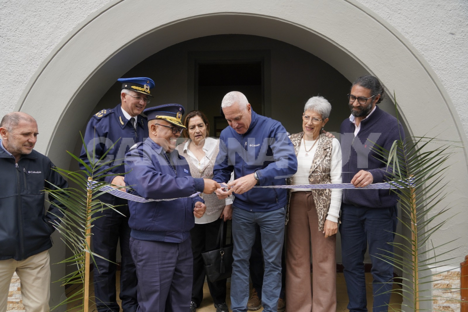 Ministro Negro inauguró obras en la Seccional 6.ª de Palmitas y Soriano recibió tres camionetas — imagen 1