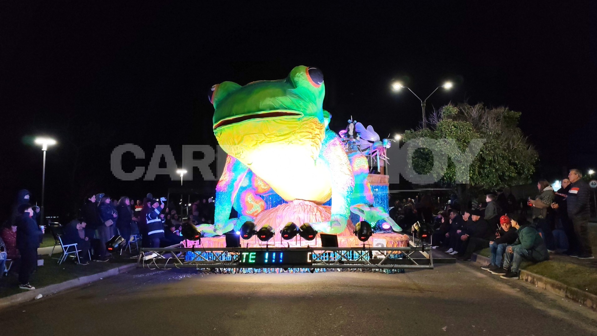 Novenos Unidos ganaron el Concurso de Carrozas del 55.º Rendez Vous Estudiantil con «Desestancate» — imagen 1