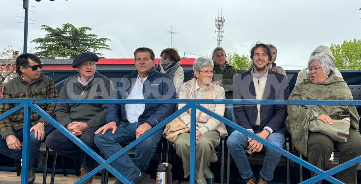 Nilda Costa destacó los mensajes de las carrozas y el trabajo de los estudiantes en el Rendez Vous de Cardona